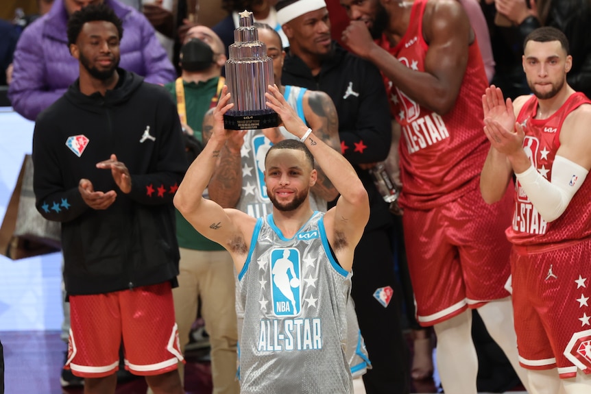 Stephen Curry upstaged in NBA All-Star 3-point contest