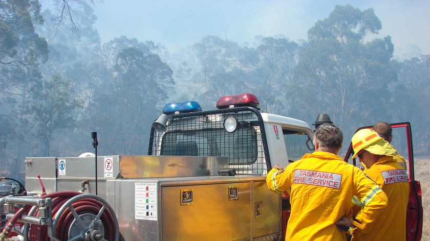 Firefighters with truck Tasmania, January 2008