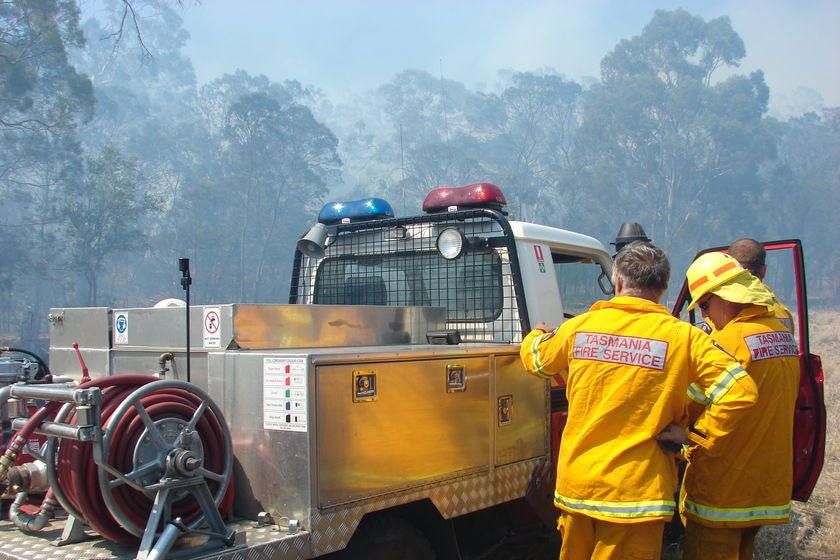 Firefighters with truck Tasmania, January 2008