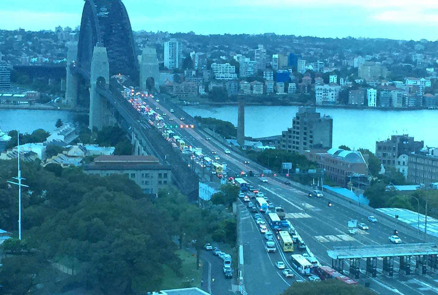 Sydney Harbour Bridge car crash chokes traffic ahead of morning peak