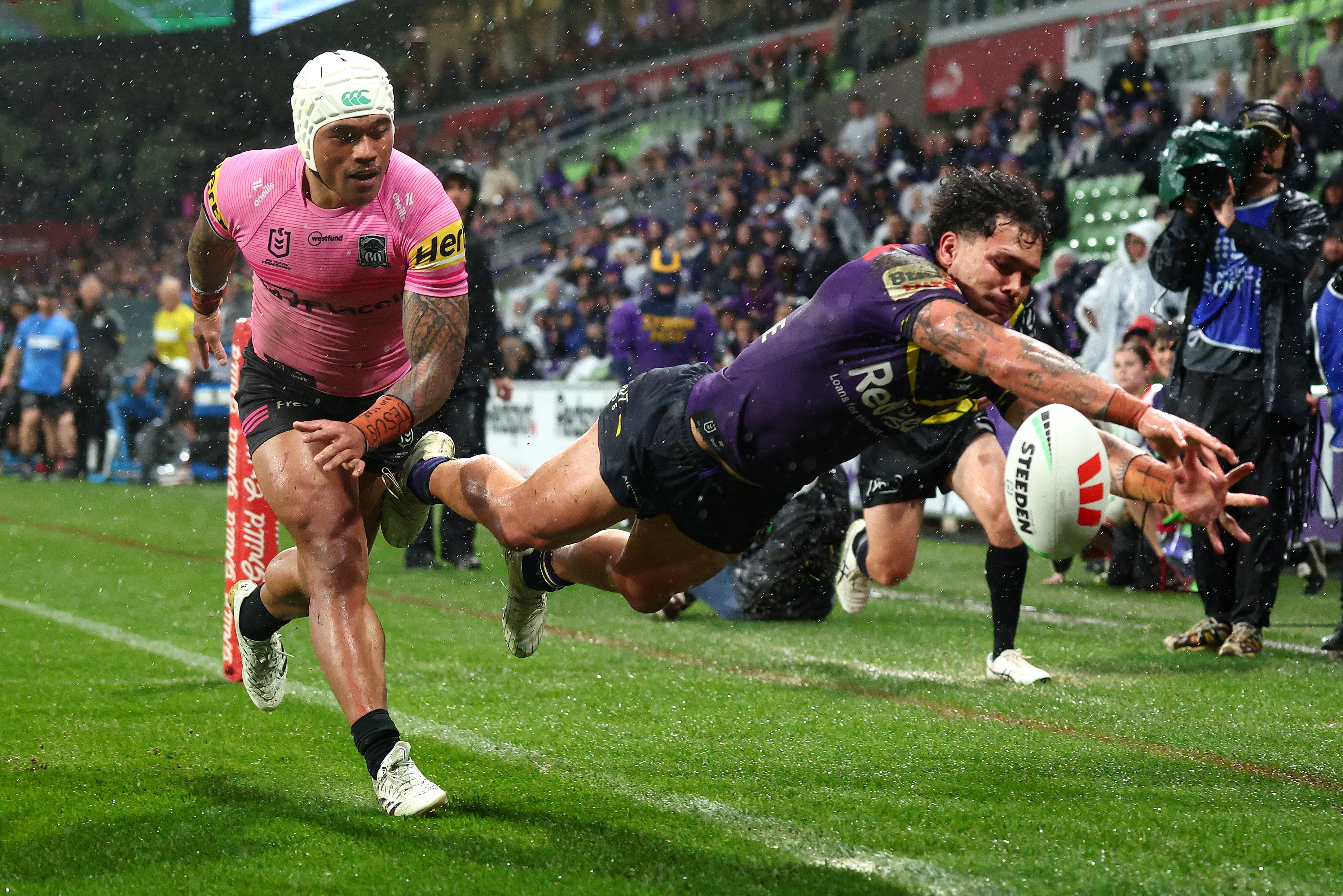 Live: Third Panther sin-binned as Storm threaten remarkable comeback