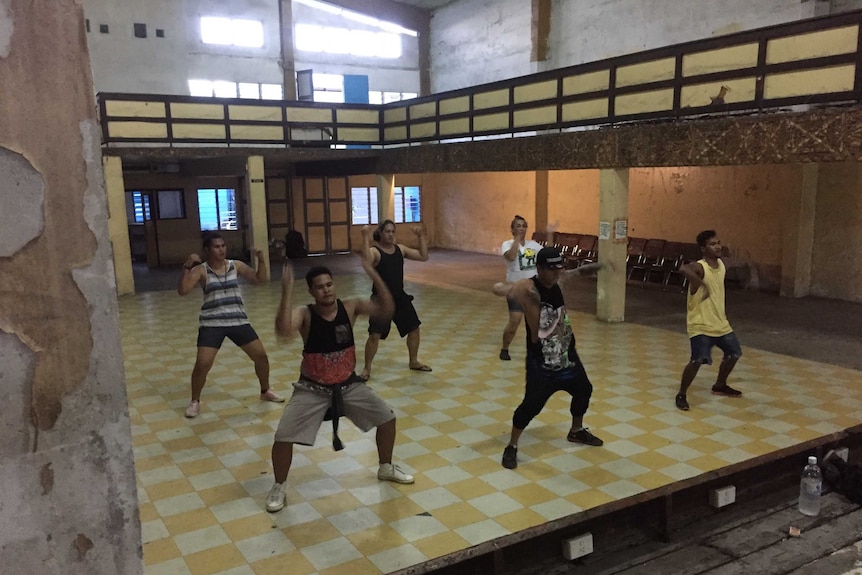 Contestants and dance coaches rehearse for Miss Fa'afafine.