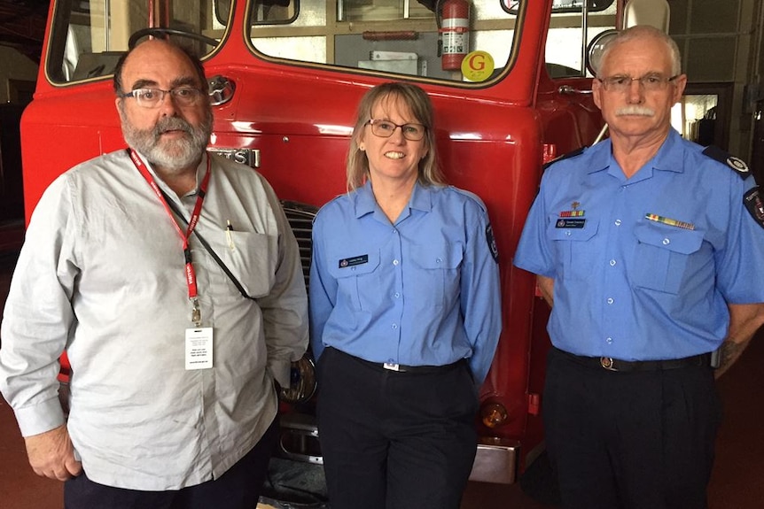 Robert Vincent (L), Lesley King and Gerald Crawford lived though the 1967 bushfires