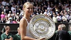 Maria Sharapova apologised for winning after beating Serena Williams in the Wimbledon final.