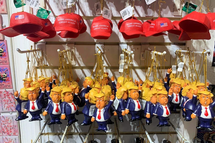 Donald Trump keyrings.