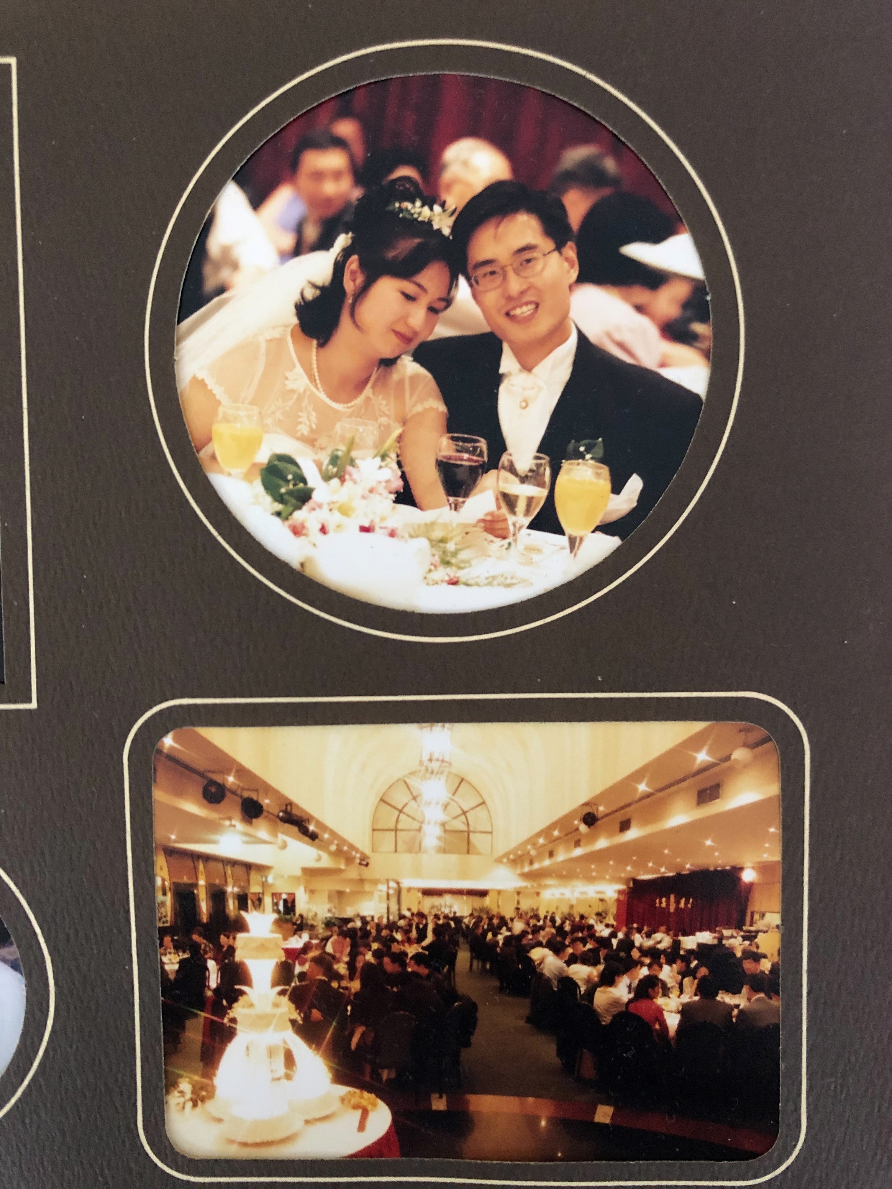 Les photos d'un couple asiatique marié et d'une réception de mariage.