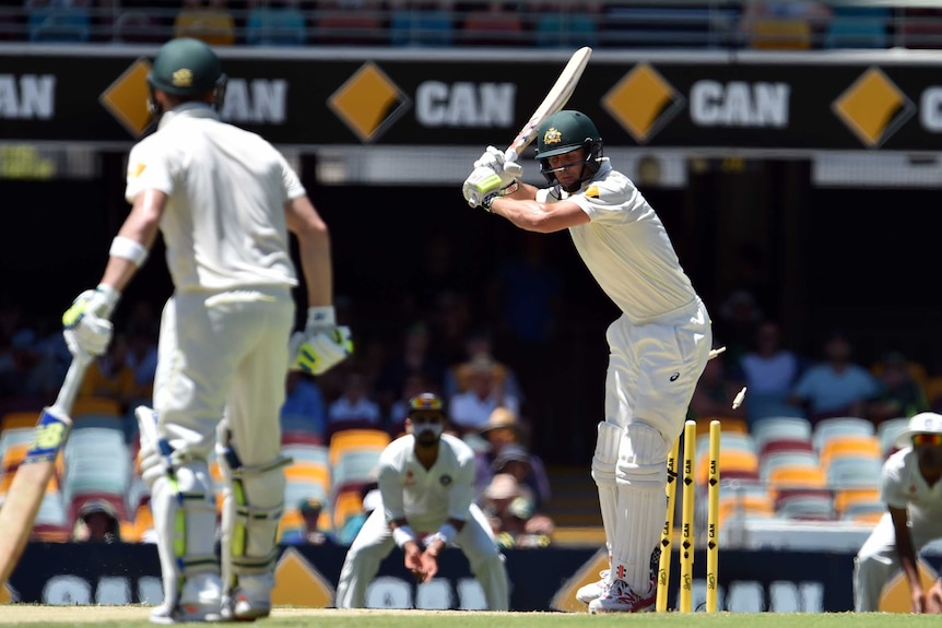 Mitchell Marsh shoulders arms and gets bowled