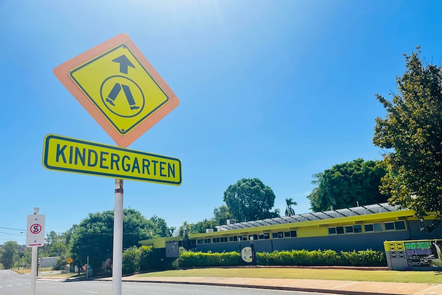A road sign reading 'kindergarten' outside a childcare centre in Mount Isa