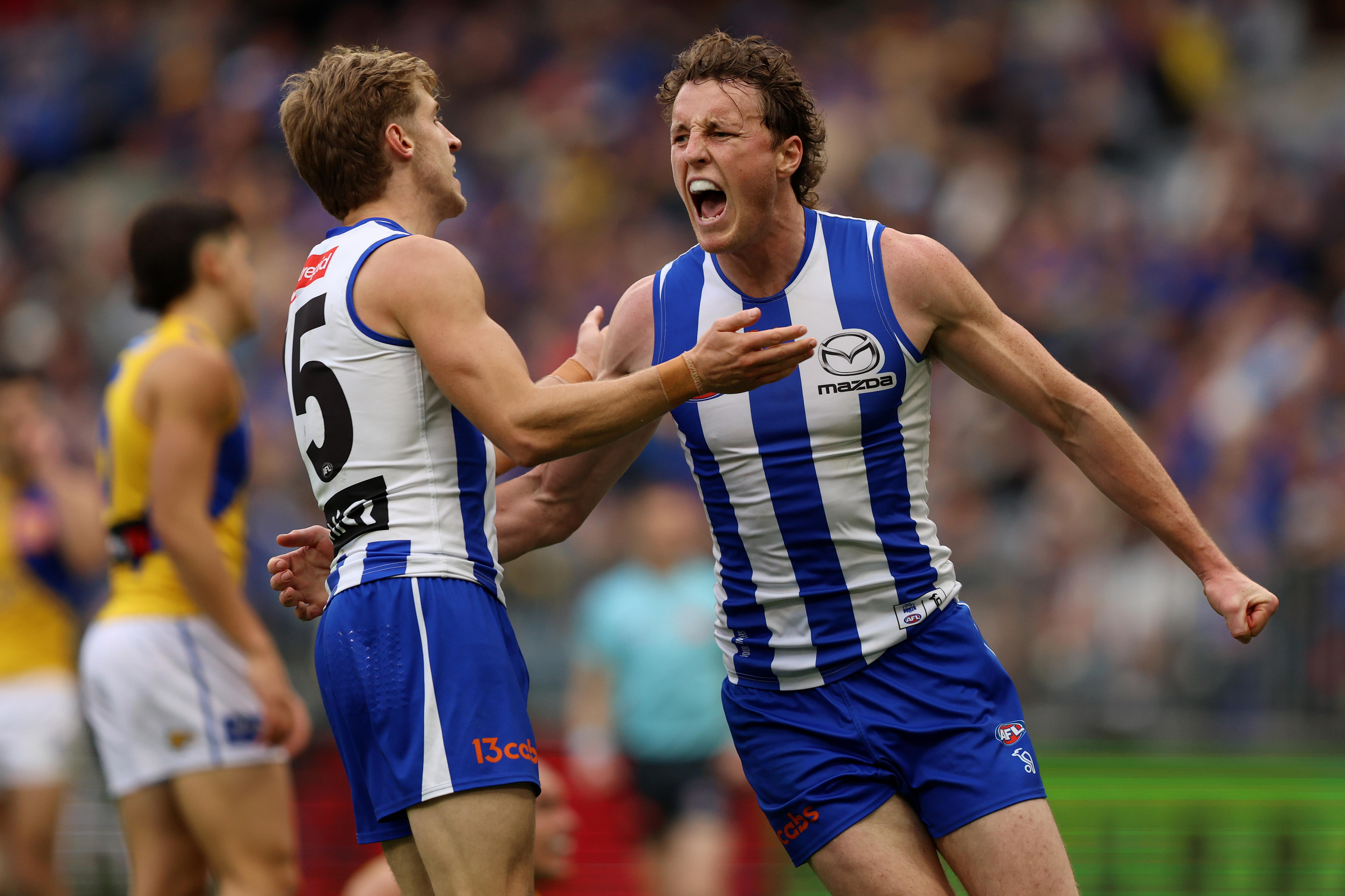 Live: Roos claim thriller after Eagle's final-minute miss, Port hosts Swans
