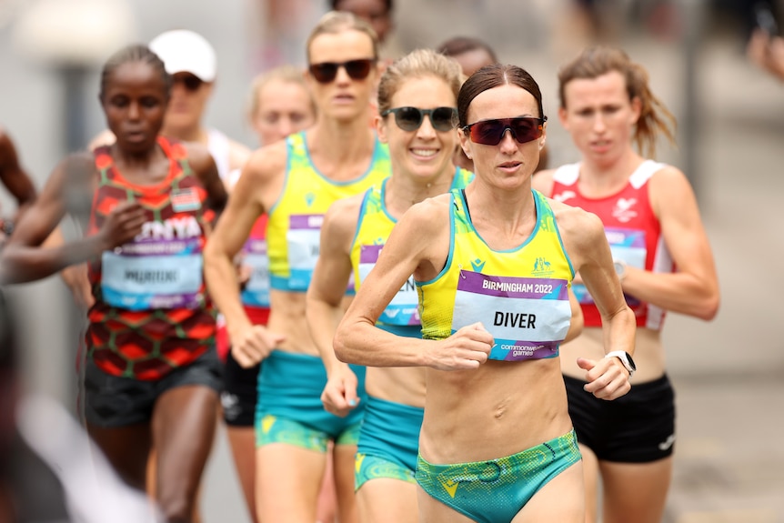 Sinead Diver leads the pack of runners