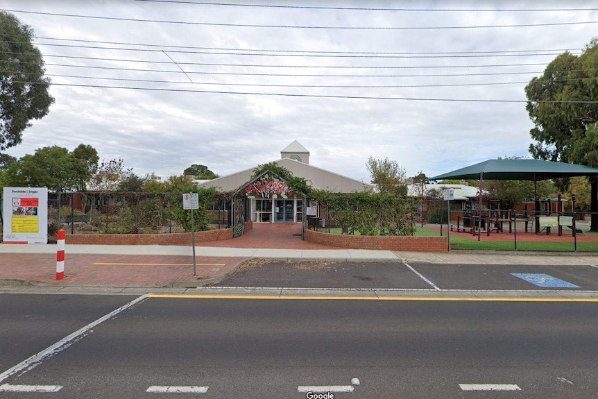 The exterior of Meadow Glen Primary School.