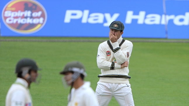 Frustrating session...the Aussies took two wickets but missed a third as Pakistan increased its lead.