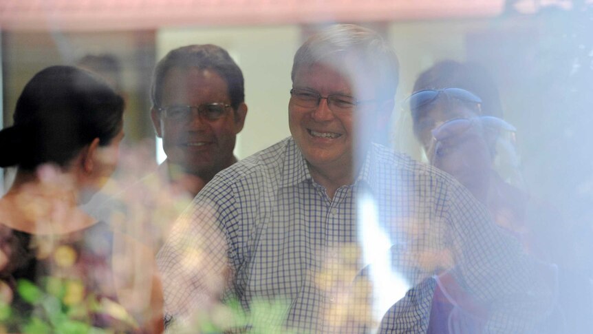 Kevin Rudd speaks to workers at the Palmerston GP Super Clinic near Darwin.