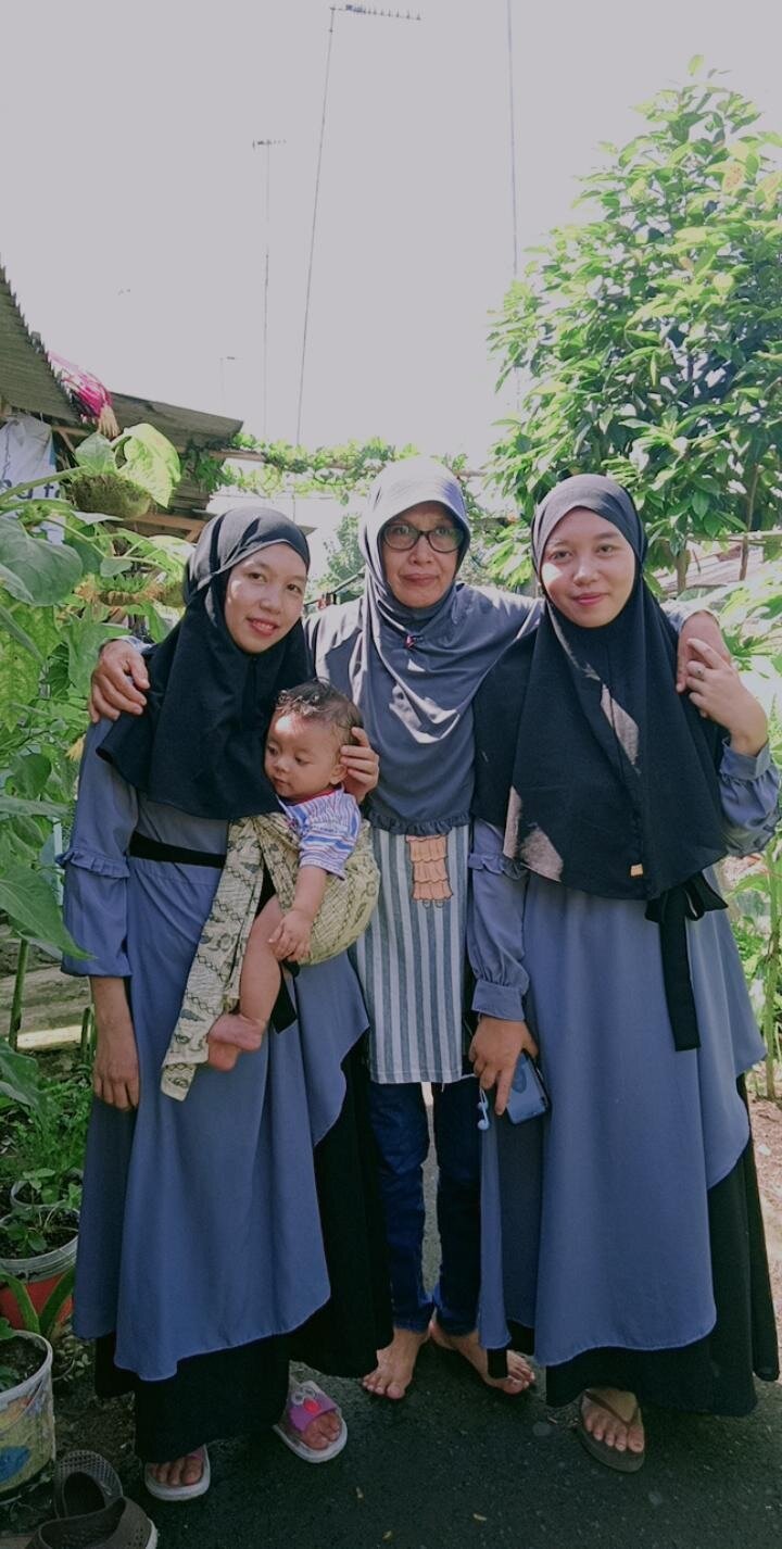 TikTok reunites long lost twin sisters separated for more than 20 