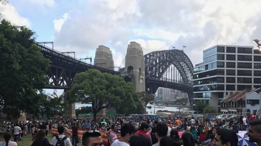 Crowds at Harbour Bridge