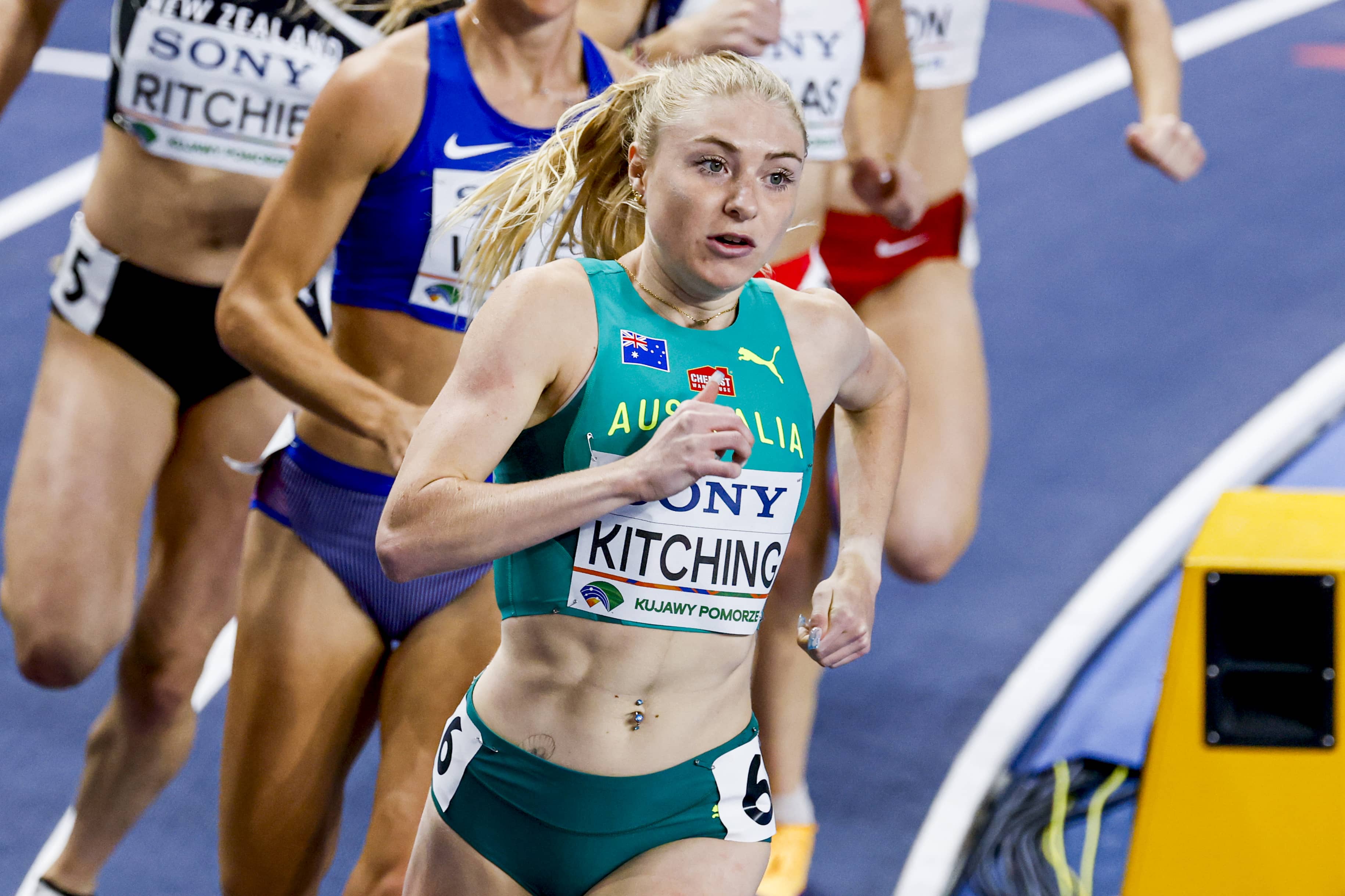 Hayley Kitching competindo pela Austrália no Campeonato Mundial de Atletismo Indoor.