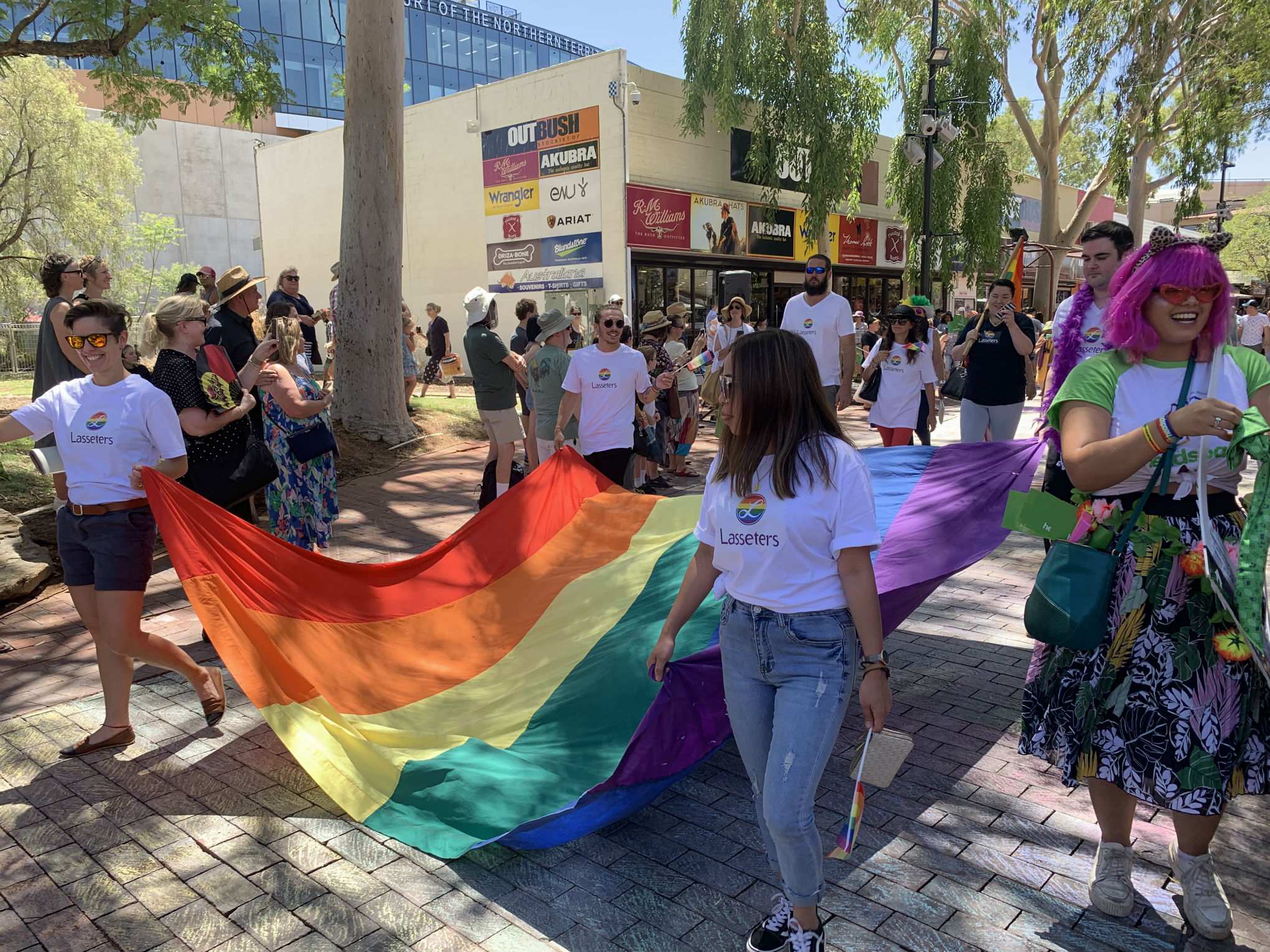 Fabalice Festival Celebrates Drag 25 Years After Priscilla Queen Of The Desert Finale Was Filmed In Alice Springs Abc News
