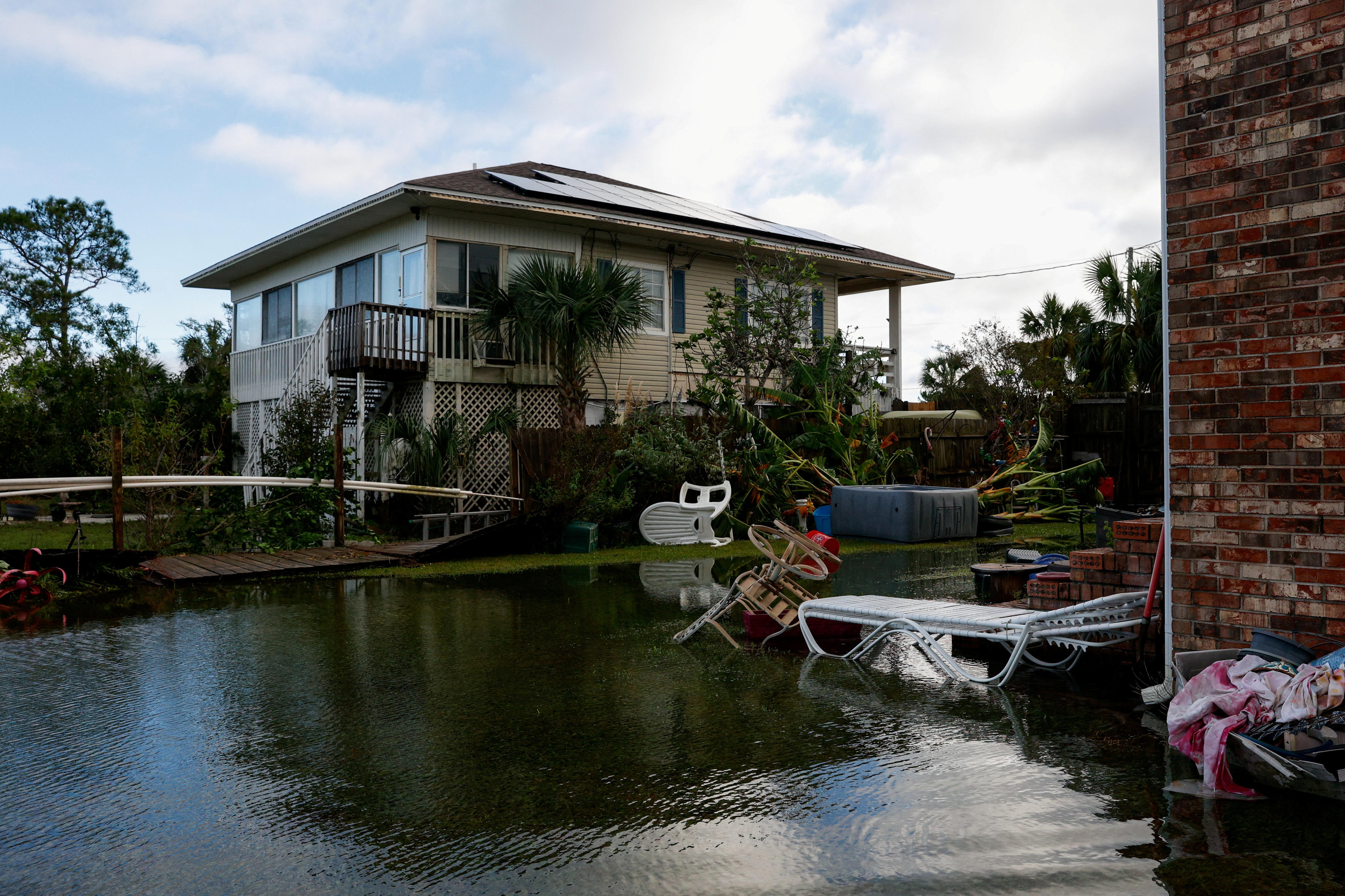 Hurricane Isaias kills at least four, leaves thousands without power in US