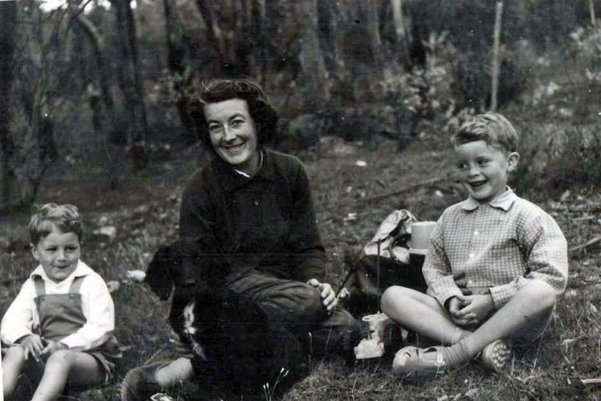 Joan Scanlan with her sons Laurie (l) and Bruce.
