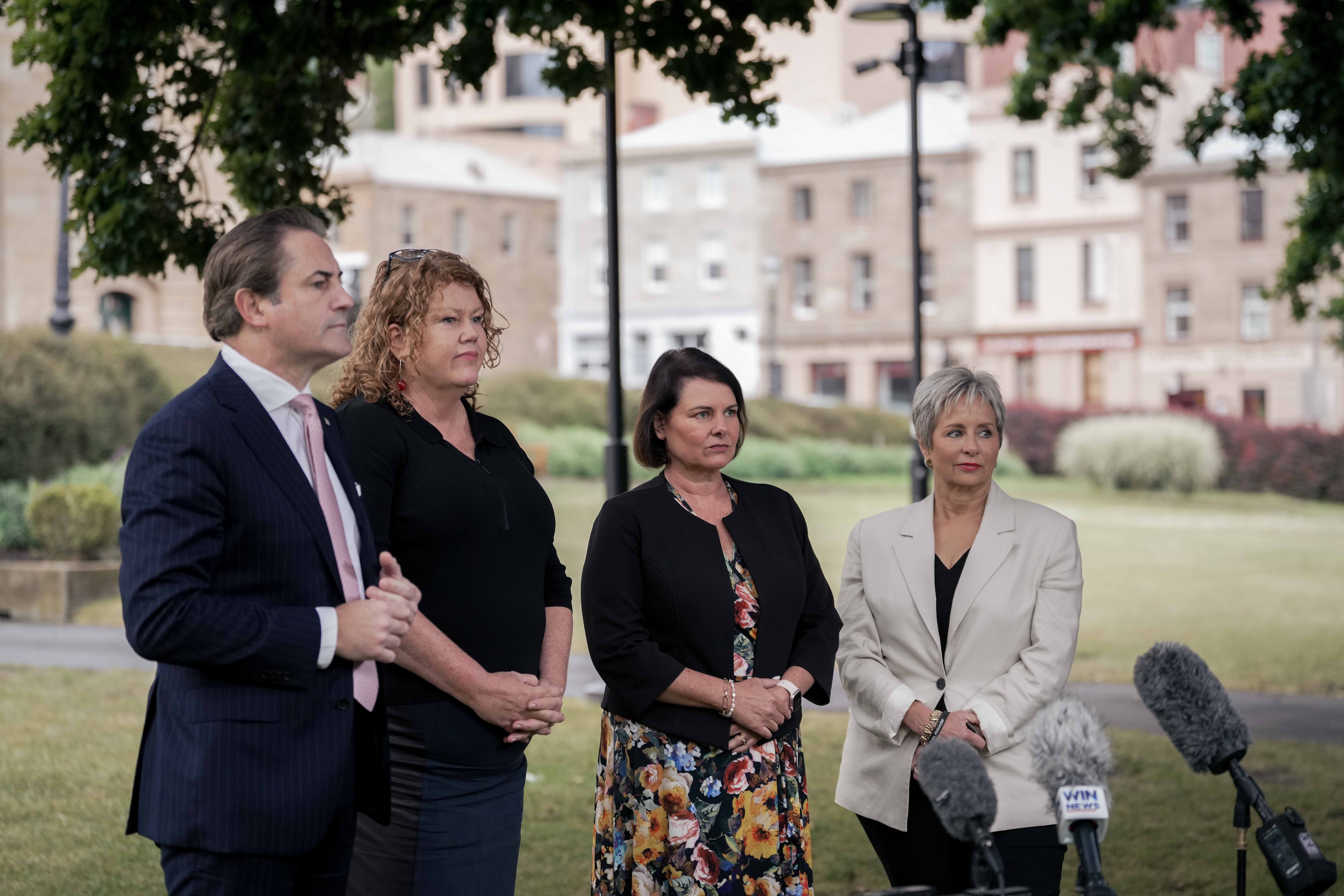 Quatro autarcas reúnem-se para conferência de imprensa