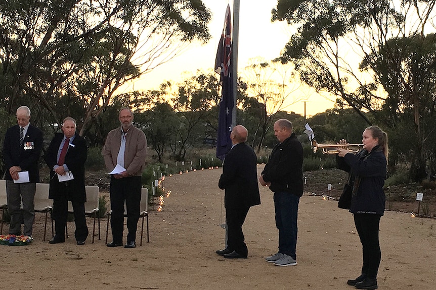 Mantung dawn service the last post