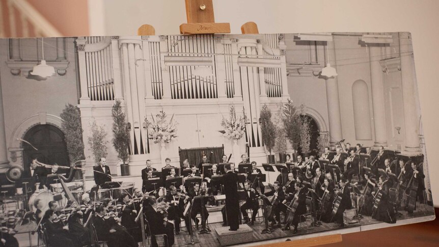 Town Hall picture of historic organ