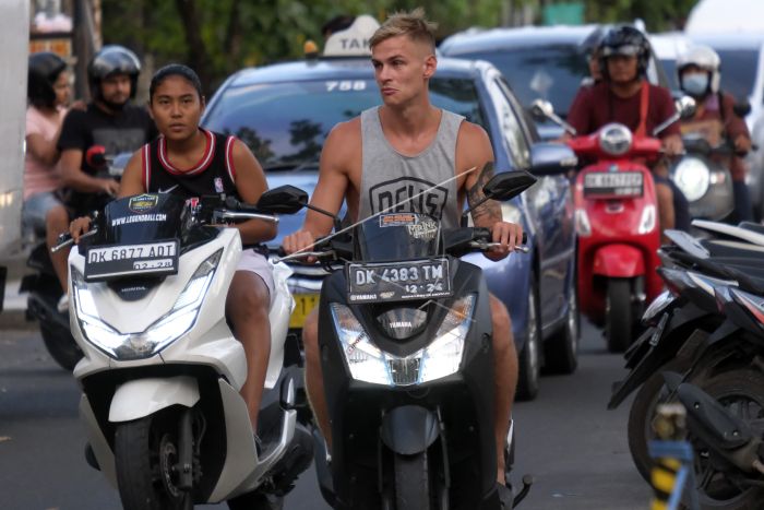 Tidak Semua Pihak Setuju Jika Turis Asing Di Bali Dilarang Menyewa ...