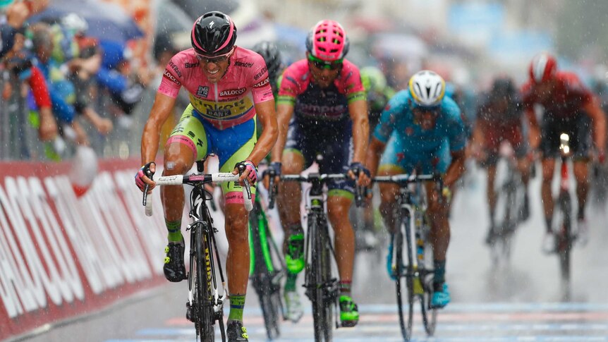 Contador finishes Giro d'Italia 12th stage