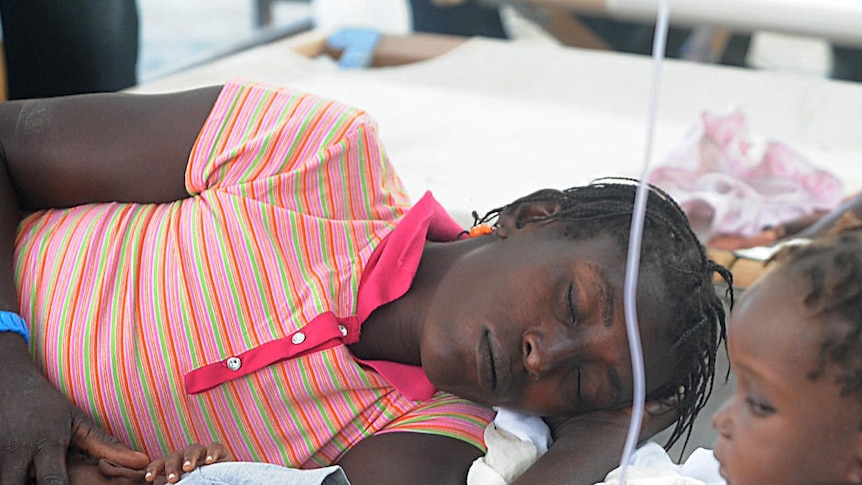 Cholera victims receive treatment