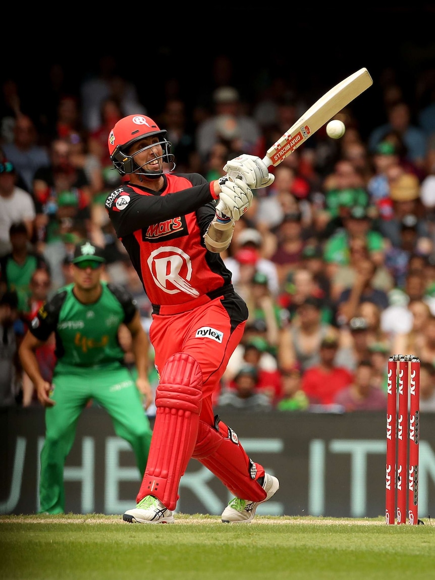 Tom Cooper watches a lofted shot made to the leg side on his left in the Big Bash League final.