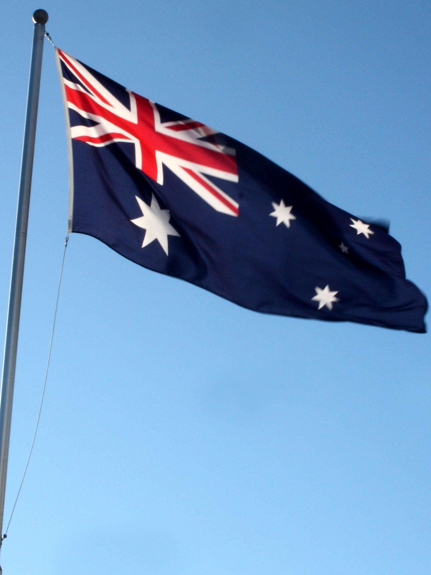 Greens renew Australian flag as visit Canberra - ABC News