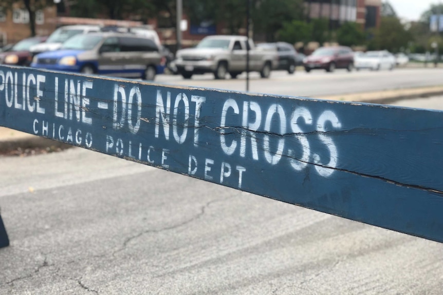 Chicago police line do not cross