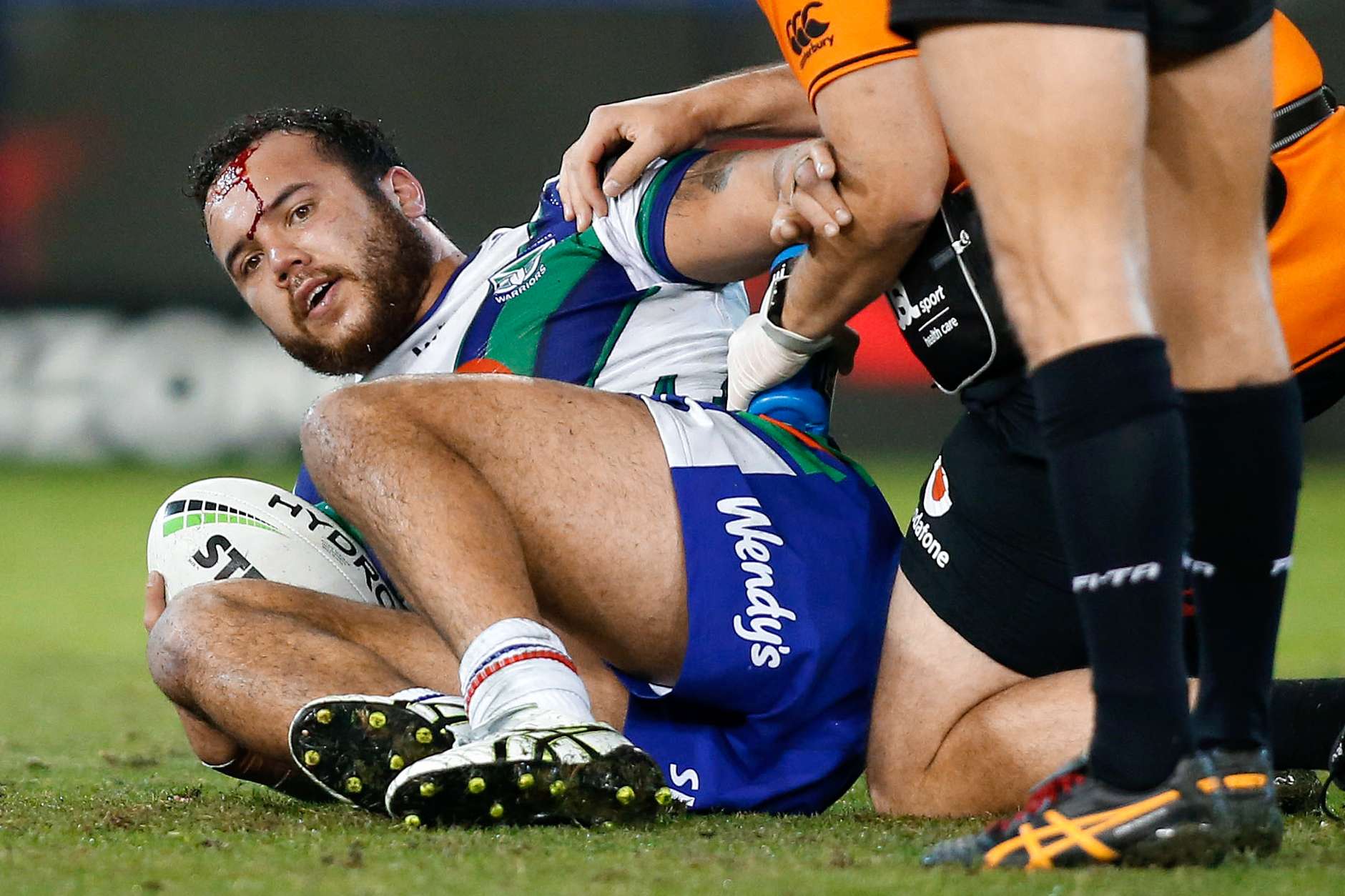 Warriors Defeat Knights 24 20 In Nrl Round 16 Clash In Newcastle Abc News