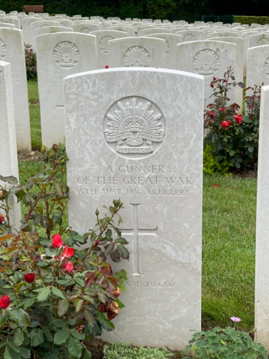 An unmarked white grave stone in Villers-Bretonneux in France