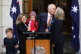 Malcolm Turnbull bersama keluarganya di konferensi pers terakhir sebagai Perdana Menteri Australia.