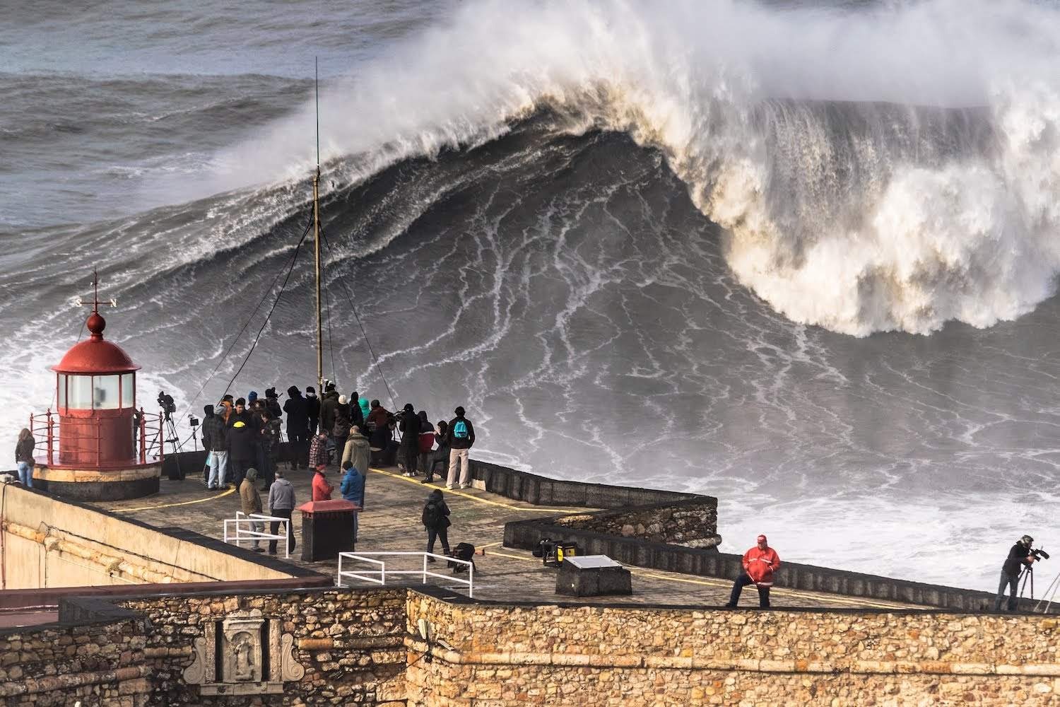 Portuguese giant Nazare attracts Western Australian big wave