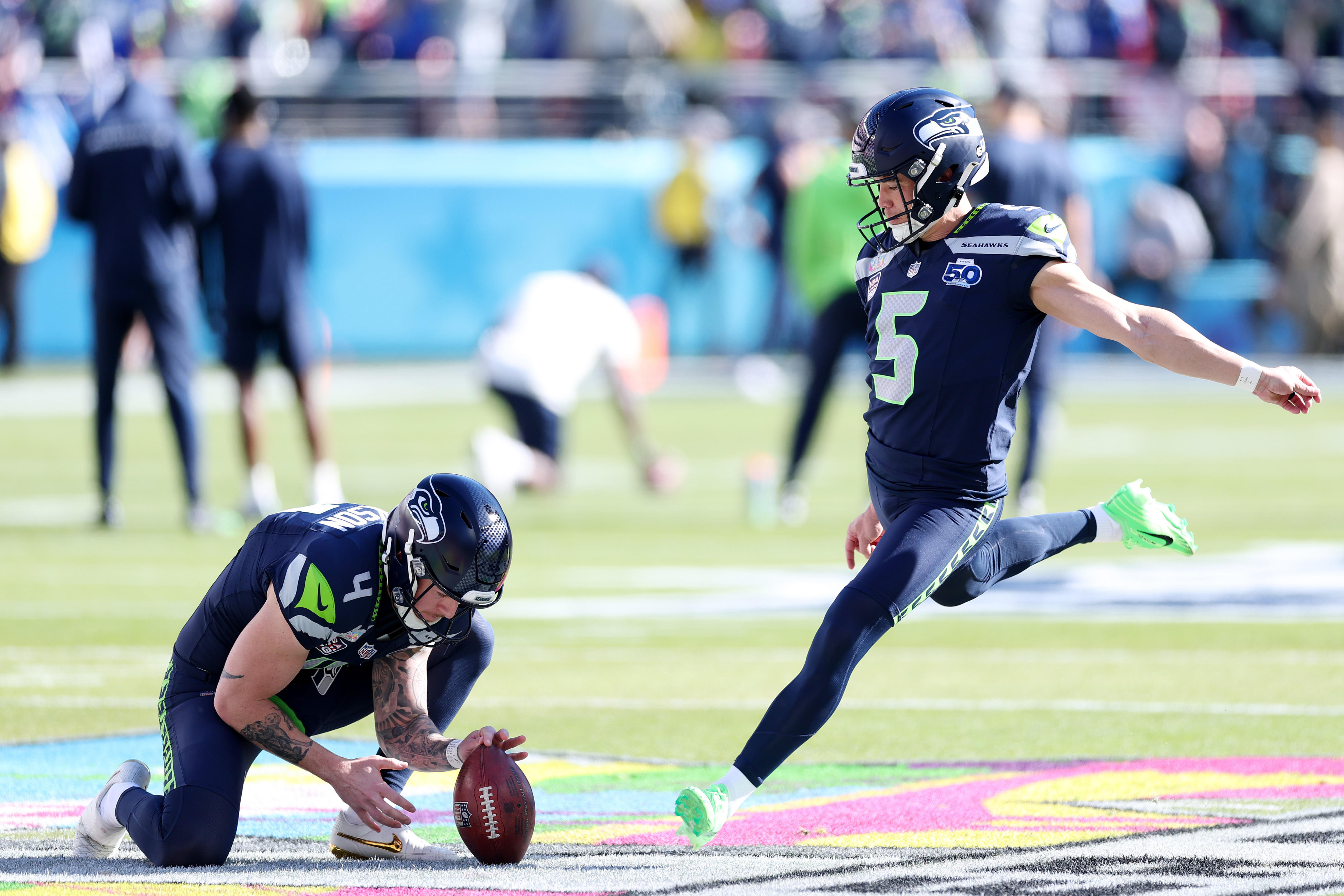 Live: Seahawks seek revenge on Patriots in Super Bowl rematch