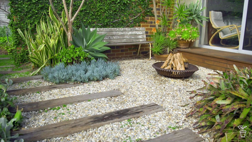Maintaining Gravel Areas in the Garden - Gardening Australia