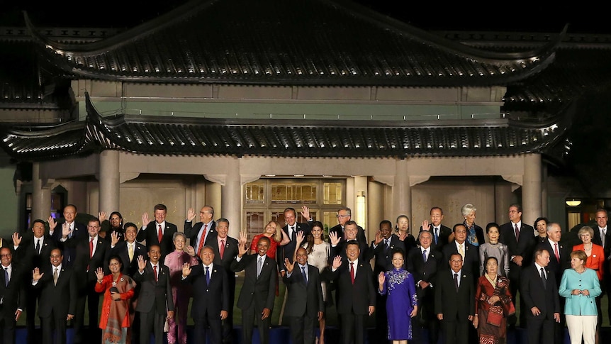G20 2016 leaders pose