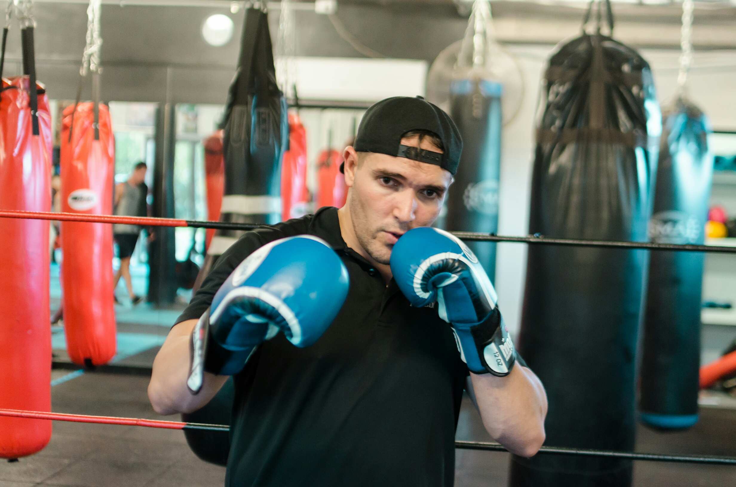 Rookie steps into boxing ring for first time to fund mother's ...