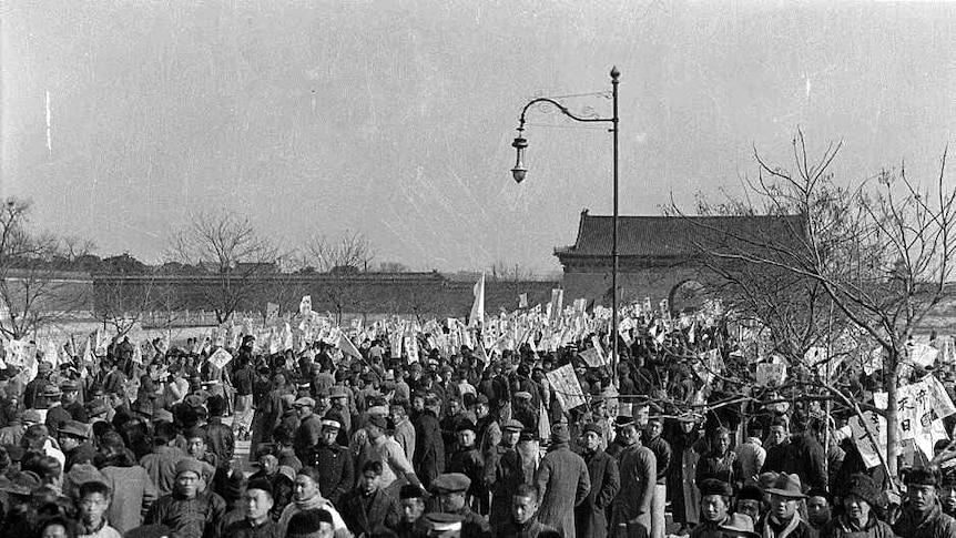 Protesters, who were mostly students at universities, gather in front of Tiananmen gate.