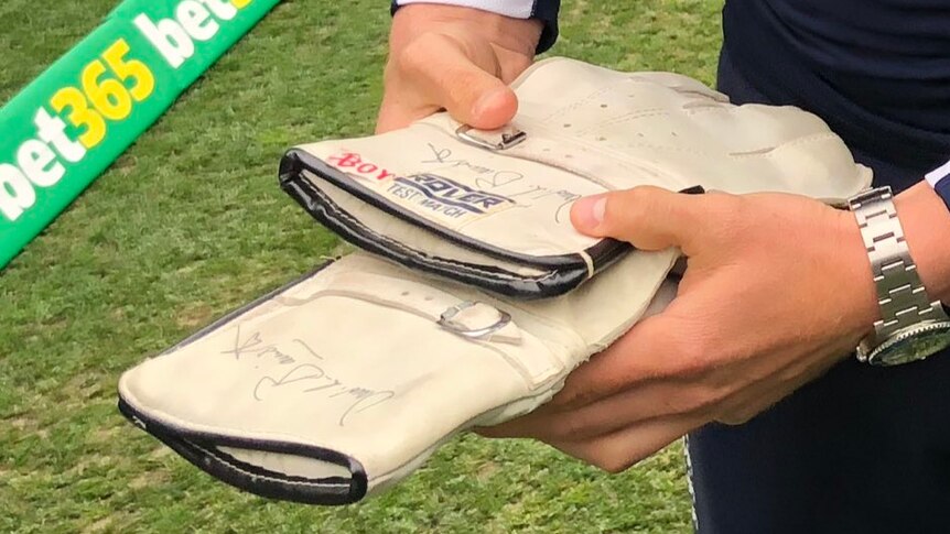 Photo of the Jonny Bairstow's dad's gloves