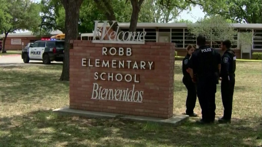 Gunman kills 19 children in Texas school shooting, several victims in  hospital - ABC News