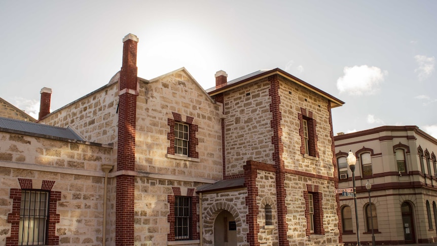 The second building of the old commissariat.