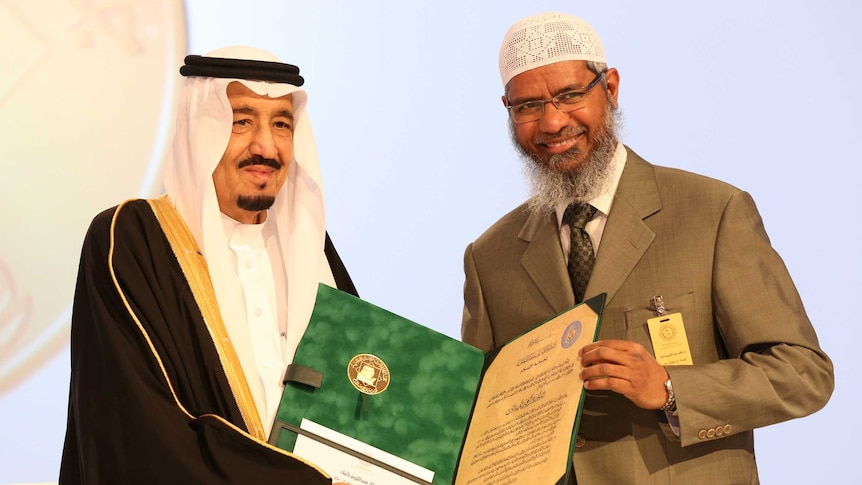 Saudi King Salman (L) and Zakir Naik