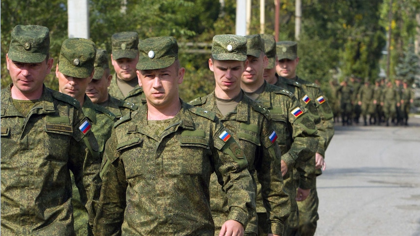 Russian servicemen in Donetsk.jpg