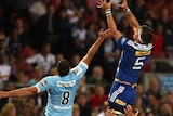 Waratahs contest a line-out against Stormers
