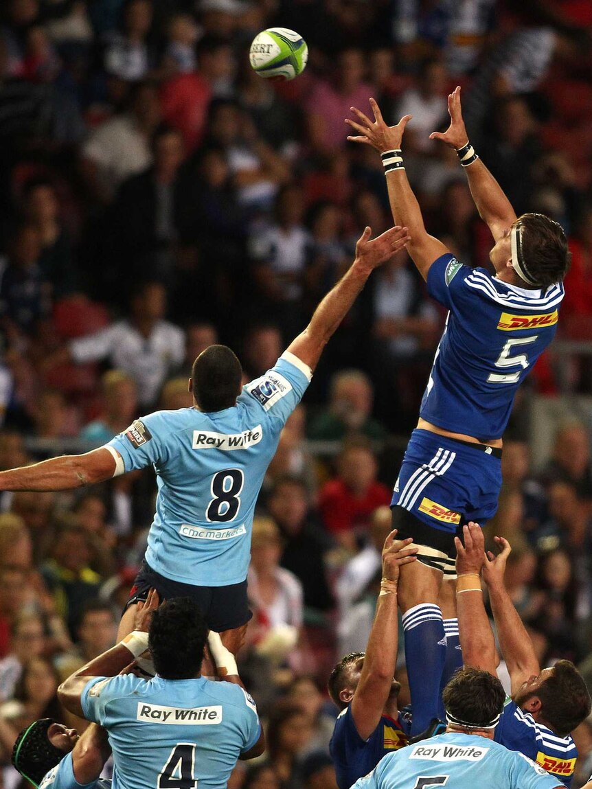 Waratahs contest a line-out against Stormers