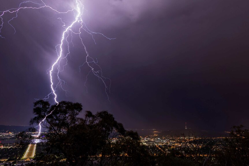 Canberra hit by lightning