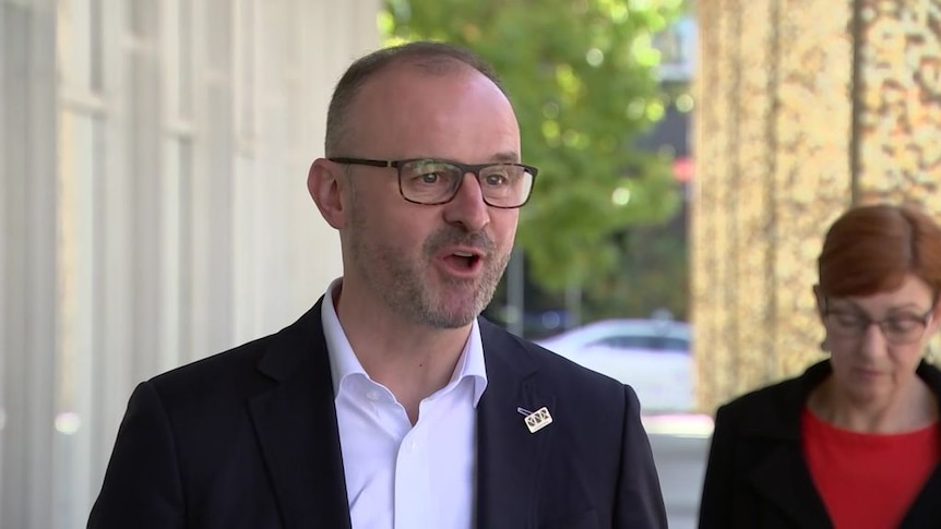 Andrew Barr says Canberrans are 'reasonably comfortable' with easing of restrictions